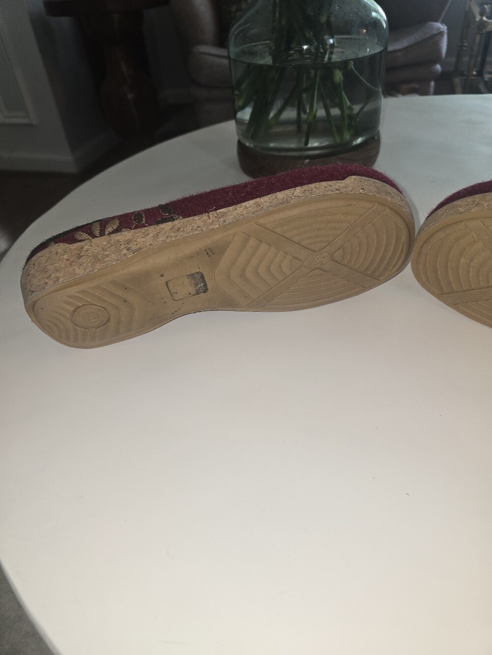 Taos Woolderness 2 Embroidered Wool Clog Slippers Cranberry Burgundy, Size 41 - Picture 9 of 13